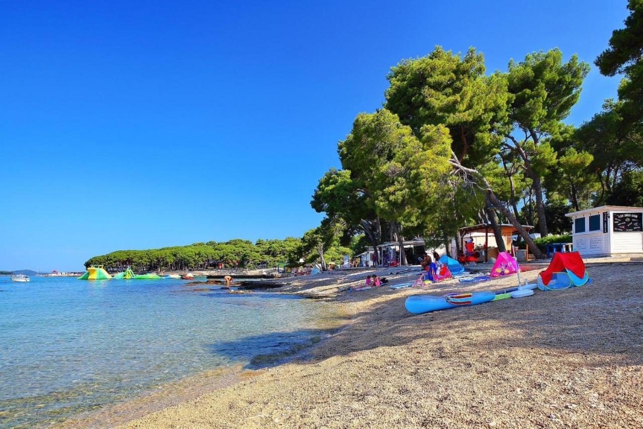 Biograd Mobile Home Oasis บีโอกราดนาโมรู ภายนอก รูปภาพ