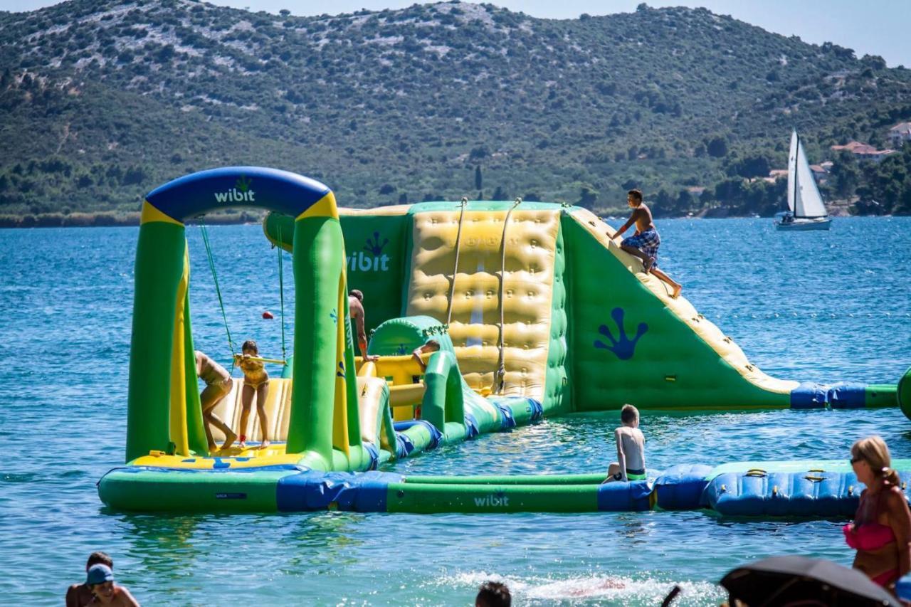 Biograd Mobile Home Oasis บีโอกราดนาโมรู ภายนอก รูปภาพ